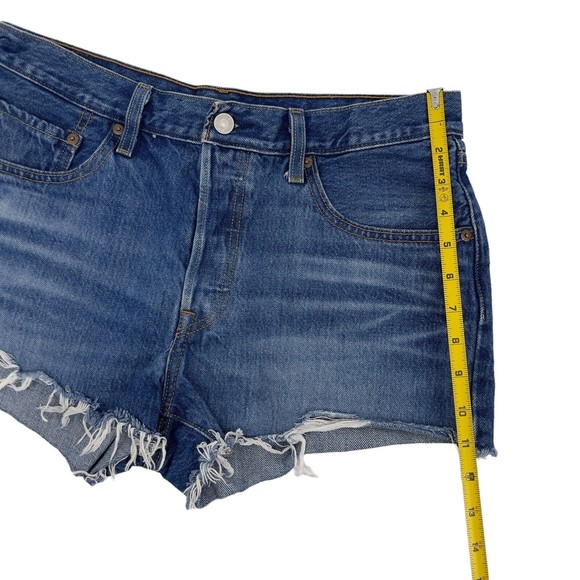 Levis Premium 501 Denim Cut Off Button Fly Medium Blue Jean Shorts Womens 30 - Picture 12 of 14